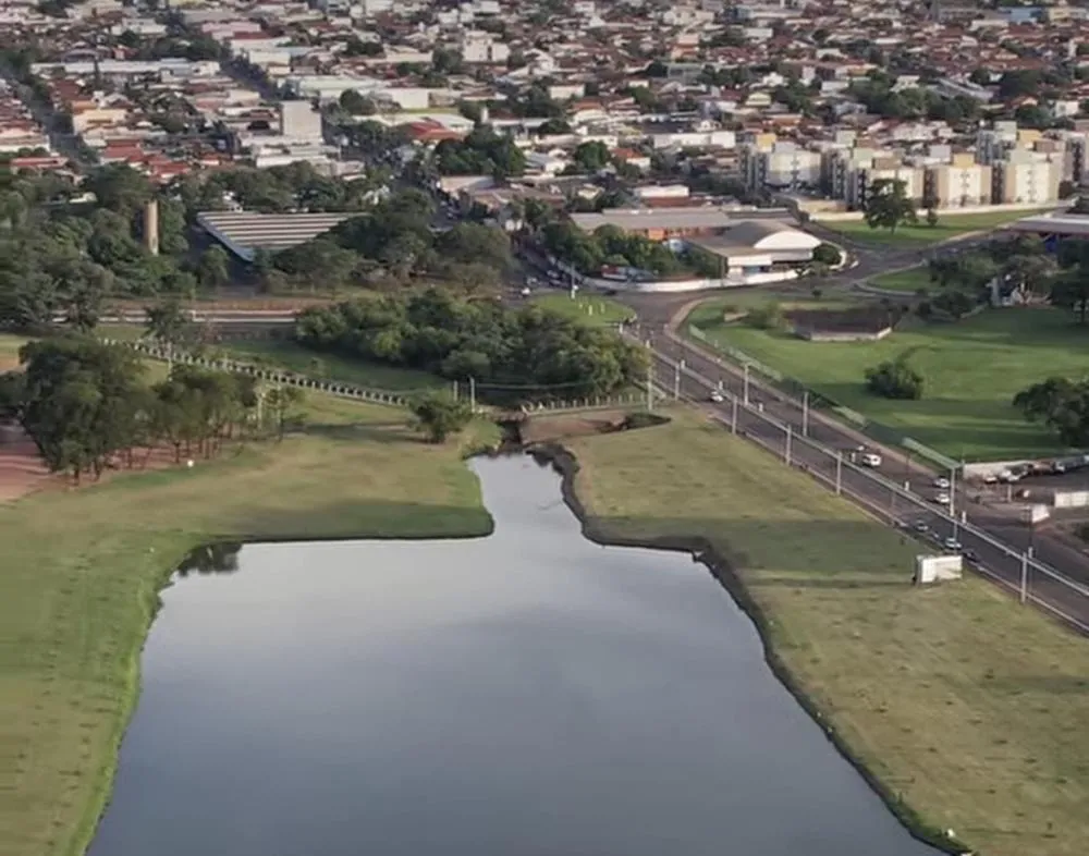 🎢 Prefeita confirma, entre outras coisas, tirolesa e soltura de peixes no Parque das Águas em Assis