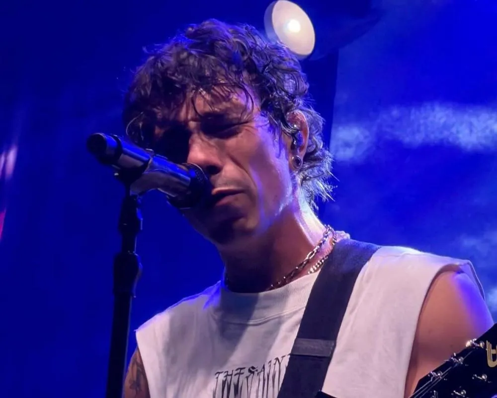 1º dia: 🎸 Rock Cidade 2026 arrasta multidão na Praça da Bandeira, consagra os talentos de Assis e pulsa com Di Ferrero