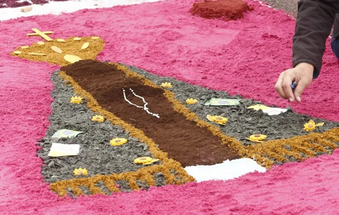 Comunidade católica de Assis se une para a celebração de Corpus Christi ✨